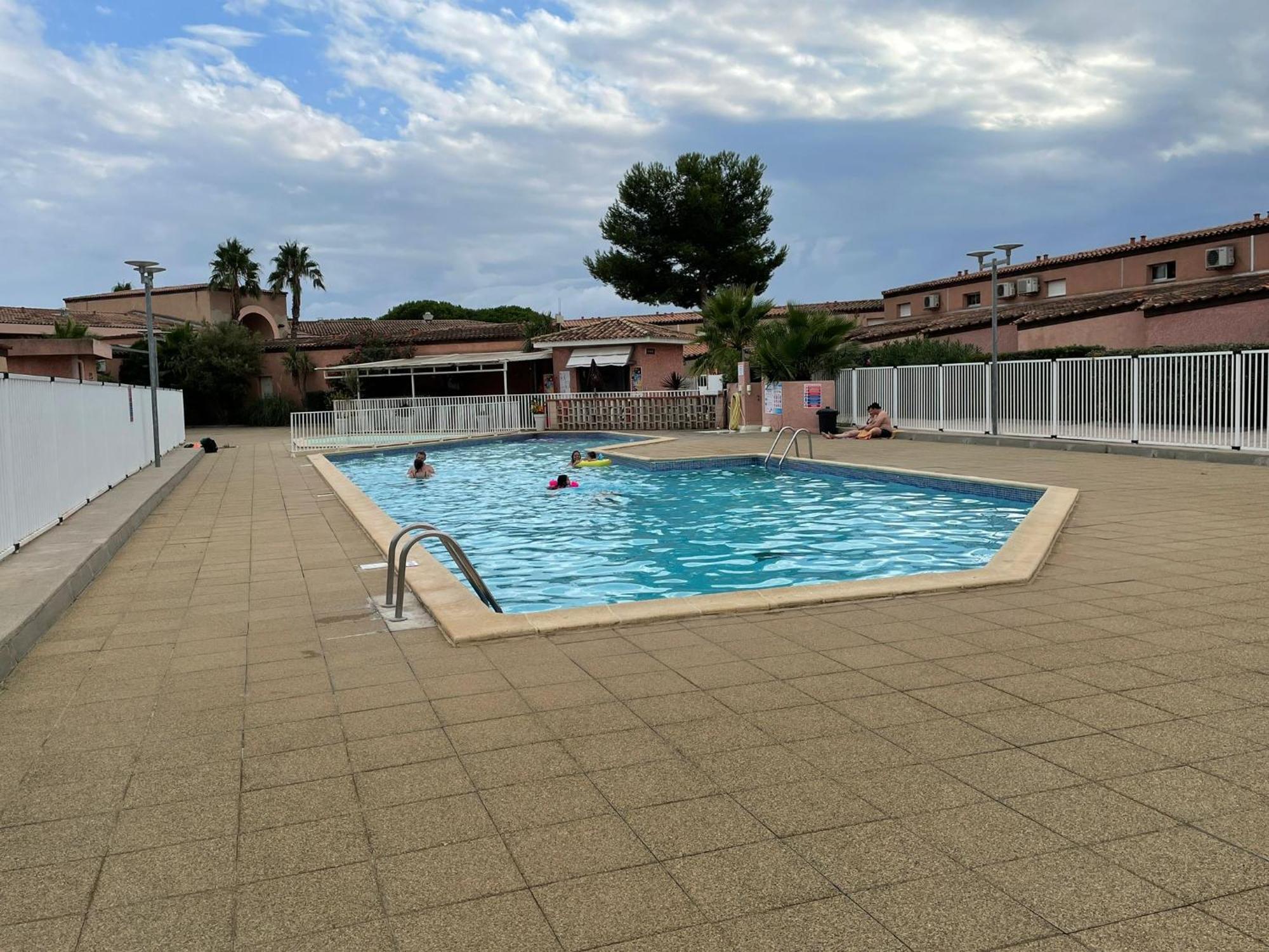 Villa 2 Etoiles Proche Plage Et Commerces Saint-Cyprien  Kamer foto